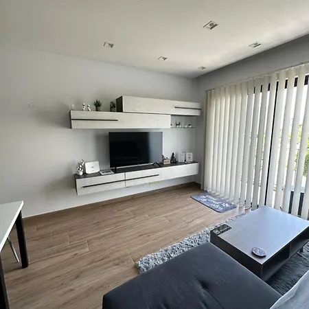 Brand New 2 Bedroom Apartment In Hal Safi Exterior photo